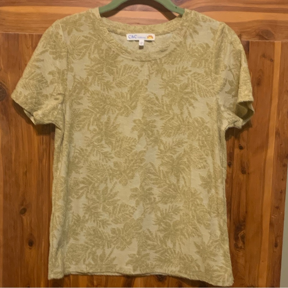 C&C California Short Sleeve Top with Palm Leaf Design